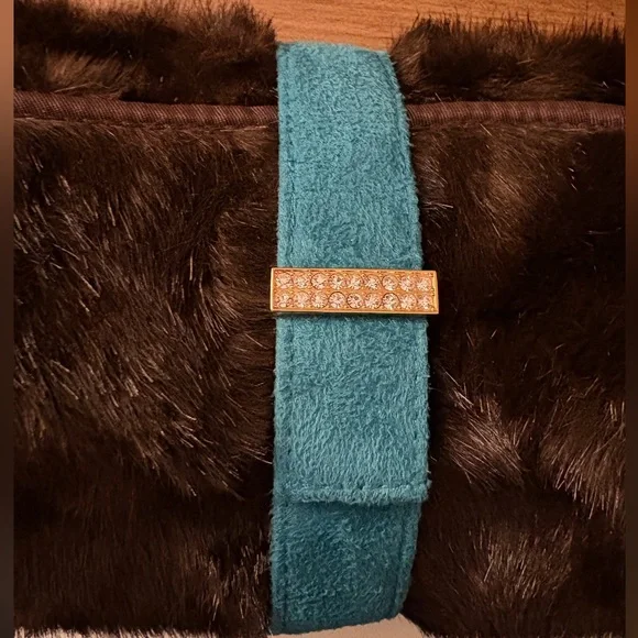 Nwt- Stephanie Johnson-  Faux Fur Cosmetic Bag - Picture 4 of 7